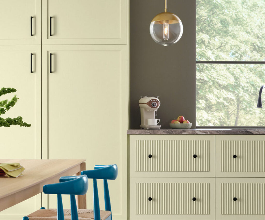 Acabados y Pinturas - Celery SW 6421 - Color del Año 2027 de Sherwin-Williams-Ideas prácticas para aplicar este verde herbal en casa-Ideas prácticas para aplicar este verde herbal en casa